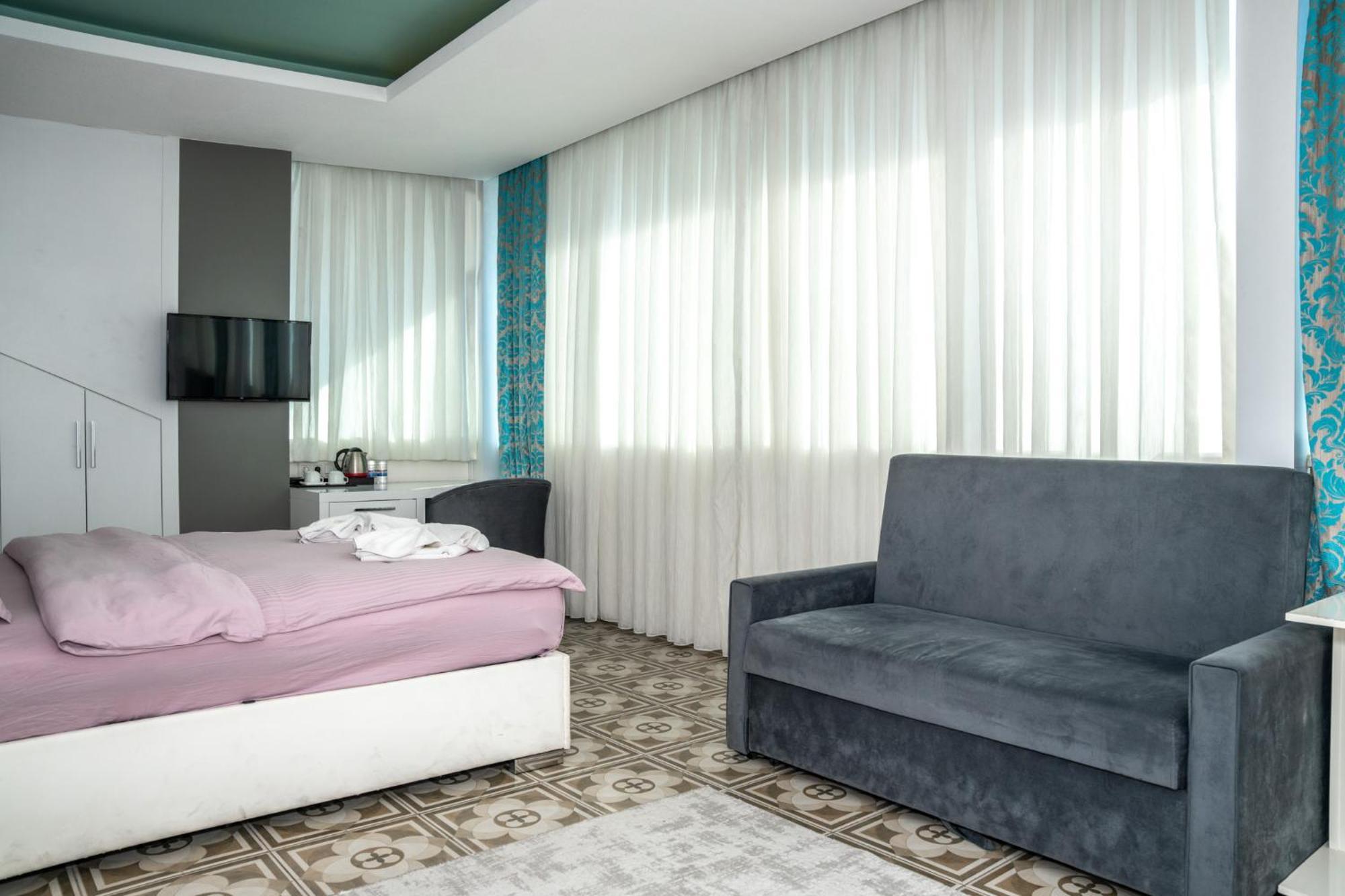 Berrak Su Hotel