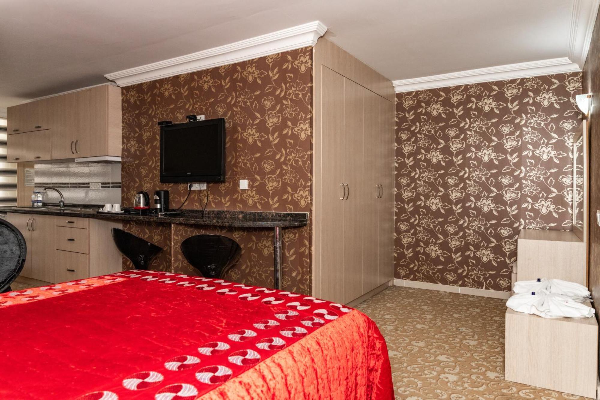Berrak Su Hotel